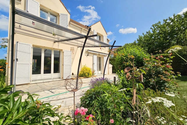 Maison à vendre 6 pièces de 141 m² à Neuville-sur-Oise