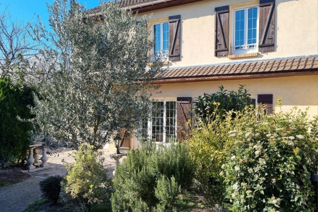 Maison à vendre 5 pièces de 105 m² à Conflans-Sainte-Honorine