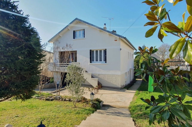 Maison à vendre 7 pièces de 210 m² à Conflans-Sainte-Honorine