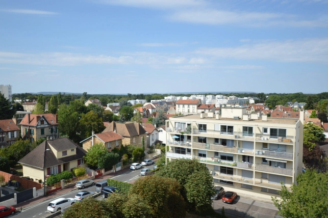 Appartement à louer 3 pièces de 65,2 m² à Saint-Germain-en-Laye