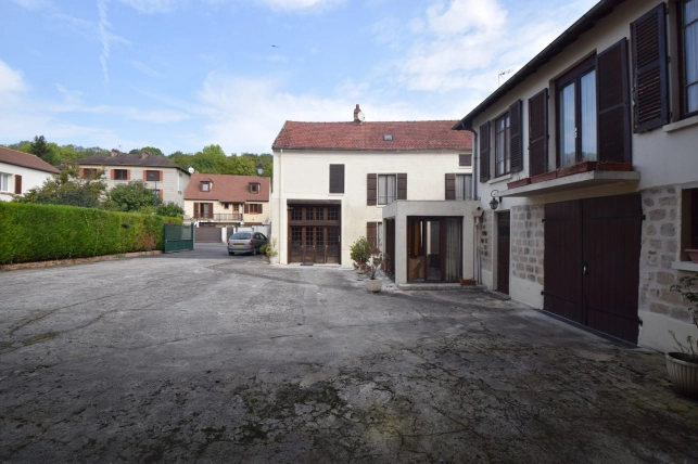 Maison à vendre 10 pièces de 313 m² à Vauréal