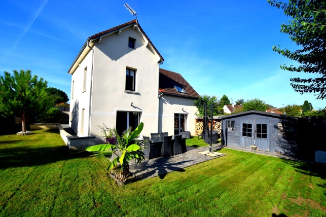 Maison à vendre 6 pièces de 128 m² à Jouy-le-Moutier