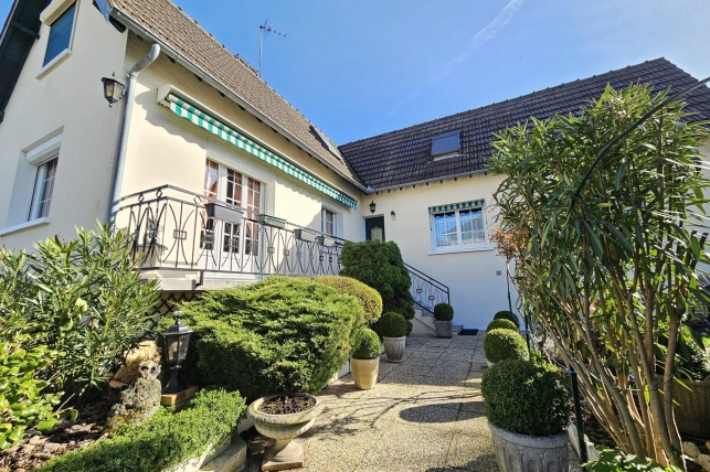 Maison à vendre 5 pièces de 130 m² à Conflans-Sainte-Honorine