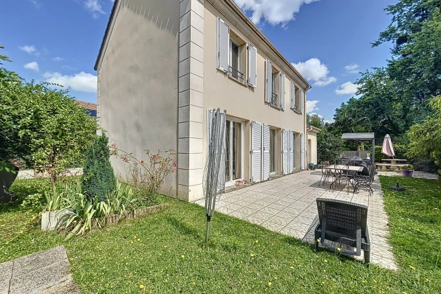 Maison à vendre 6 pièces de 138,86 m² à Éragny