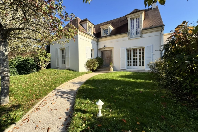 Maison à vendre 8 pièces de 173 m² à Achères