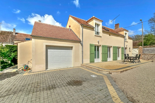 Maison à vendre 4 pièces de 100 m² à Chaintreaux