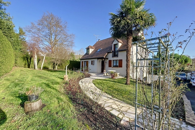 Maison à vendre 7 pièces de 146,14 m² à Vaux-sur-Seine