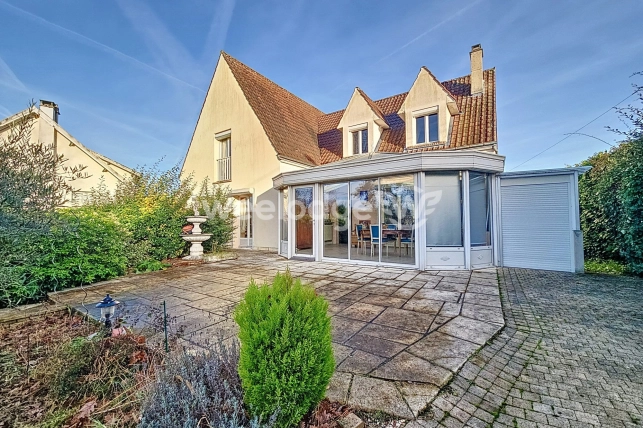 Maison à vendre 6 pièces de 235,69 m² à Conflans-Sainte-Honorine