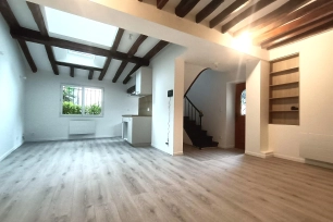 Maison à vendre 5 pièces de 81 m² à Le Mesnil-le-Roi