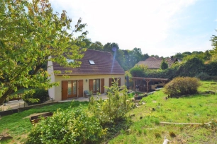 Maison à vendre 6 pièces de 119 m² à Jouy-le-Moutier