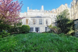 Maison à vendre 3 pièces de 131,25 m² à Versailles