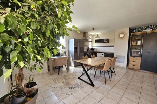 Appartement à vendre 3 pièces de 71 m² à Lançon-Provence