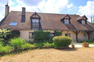 Maison à vendre 14 pièces de 339 m² à Chaumont-sur-Loire