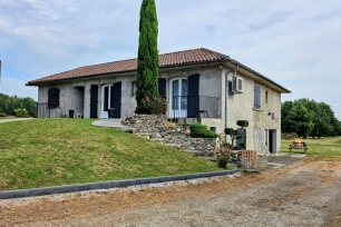 Maison à vendre 7 pièces de 218 m² à Villeneuve-lès-Bouloc