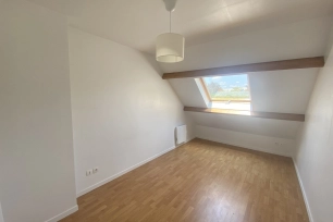 Appartement à louer 2 pièces de 43,21 m² à Mézières-sur-Seine