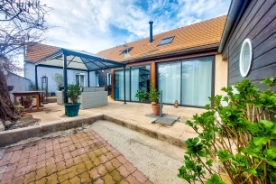 Maison à vendre 6 pièces de 170 m² à Saint-Aubin-des-Bois