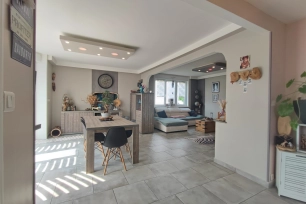 Maison à vendre 5 pièces de 107 m² à Maubeuge