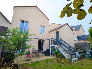 Maison à vendre 5 pièces de 90 m² à Jouy-le-Moutier