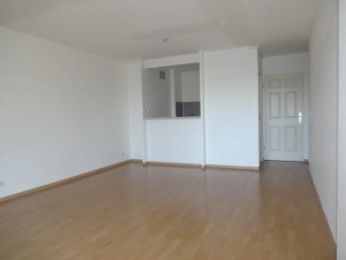 Appartement loué 3 pièces de 62 m² à Élancourt