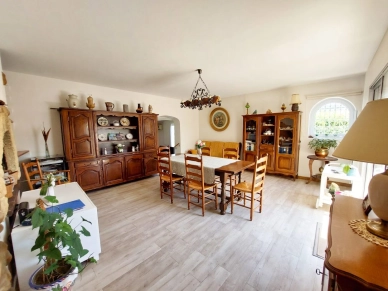 Maison à vendre 5 pièces de 127 m² à Saint-Martin-de-Crau