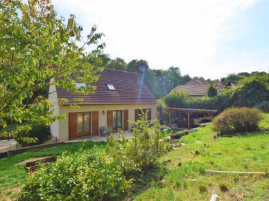 Maison à vendre 6 pièces de 119 m² à Jouy-le-Moutier