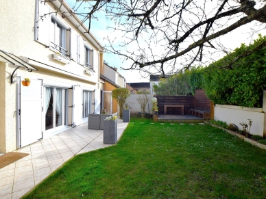 Maison à vendre 5 pièces de 100 m² à Jouy-le-Moutier