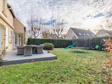 Maison à vendre 7 pièces de 145 m² à Neuville-sur-Oise