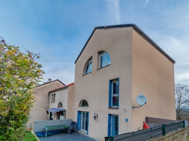 Maison à vendre 7 pièces de 130 m² à Jouy-le-Moutier