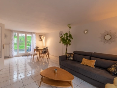 Maison à vendre 7 pièces de 130 m² à Jouy-le-Moutier