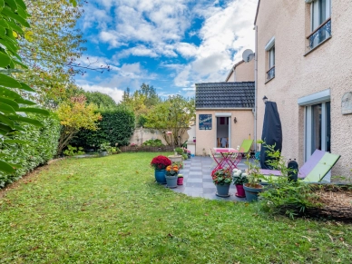 Maison à vendre 6 pièces de 127 m² à Jouy-le-Moutier