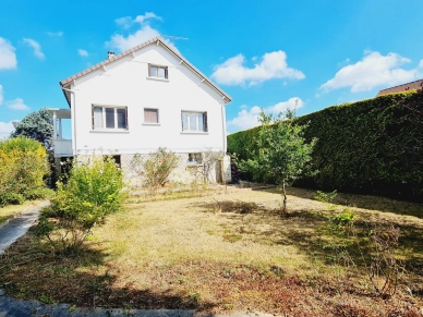 Maison vendu 5 pièces de 90 m² à Le Mesnil-Saint-Denis