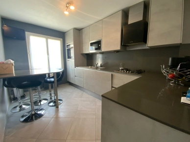 Maison à vendre 6 pièces de 111,26 m² à Achères