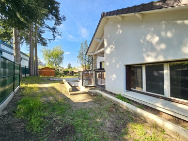 Maison à vendre 11 pièces de 232 m² à Neuville-sur-Oise