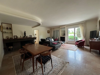 Maison à vendre 10 pièces de 220,77 m² à Andrésy