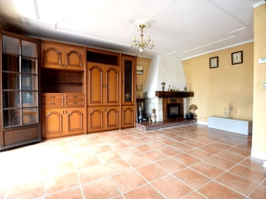 Maison à vendre 7 pièces de 181 m² à Jouy-le-Moutier