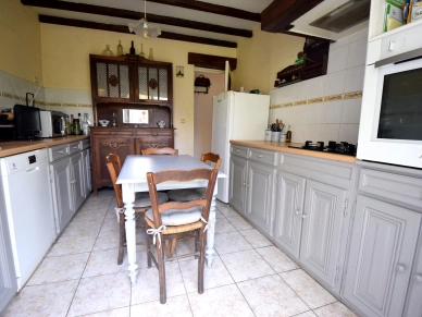 Maison à vendre 7 pièces de 181 m² à Jouy-le-Moutier