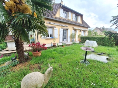 Maison à vendre 7 pièces de 151 m² à Gournay-en-Bray