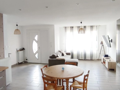 Maison à vendre 5 pièces de 118,7 m² à Ruelle-sur-Touvre