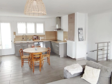 Maison à vendre 5 pièces de 118,7 m² à Ruelle-sur-Touvre