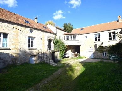 Maison à vendre 7 pièces de 173 m² à Jouy-le-Moutier