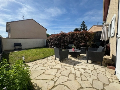 Maison à vendre 5 pièces de 76 m² à Chanteloup-les-Vignes