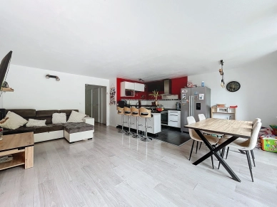 Appartement à vendre 4 pièces de 80,93 m² à Éragny