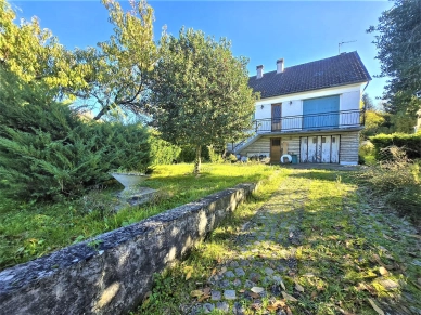 Maison à vendre 6 pièces de 132 m² à Saint-Thibault-des-Vignes