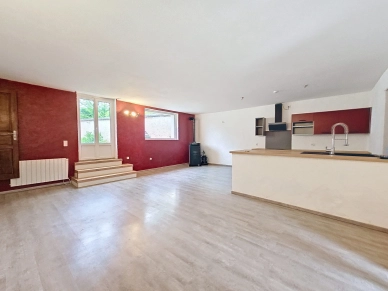 Maison à vendre 6 pièces de 181 m² à Montagny-Sainte-Félicité