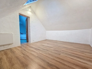 Maison à vendre 6 pièces de 181 m² à Montagny-Sainte-Félicité