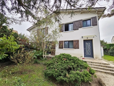 Maison à vendre 8 pièces de 156 m² à Conflans-Sainte-Honorine