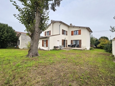 Maison à vendre 8 pièces de 156 m² à Conflans-Sainte-Honorine