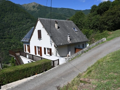 Maison à vendre 9 pièces de 131 m² à Baren