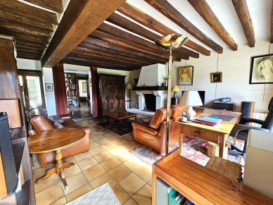 Maison à vendre 8 pièces de 232 m² à Neuville-sur-Oise