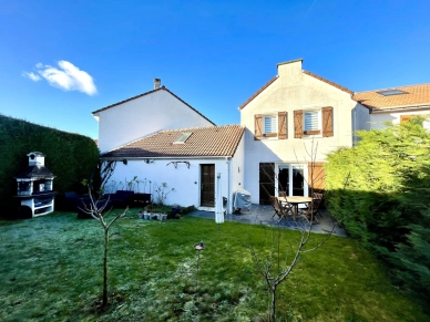 Maison à vendre 4 pièces de 61 m² à Jouy-le-Moutier